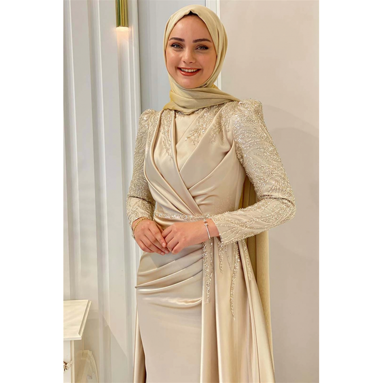 Akra Abiye Gold